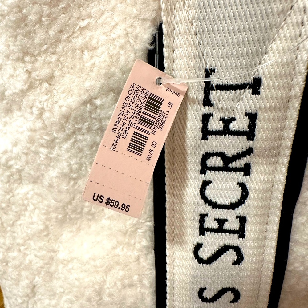 NWT Victoria’s Secret Teddy Fur Tote - Picture 4 of 5